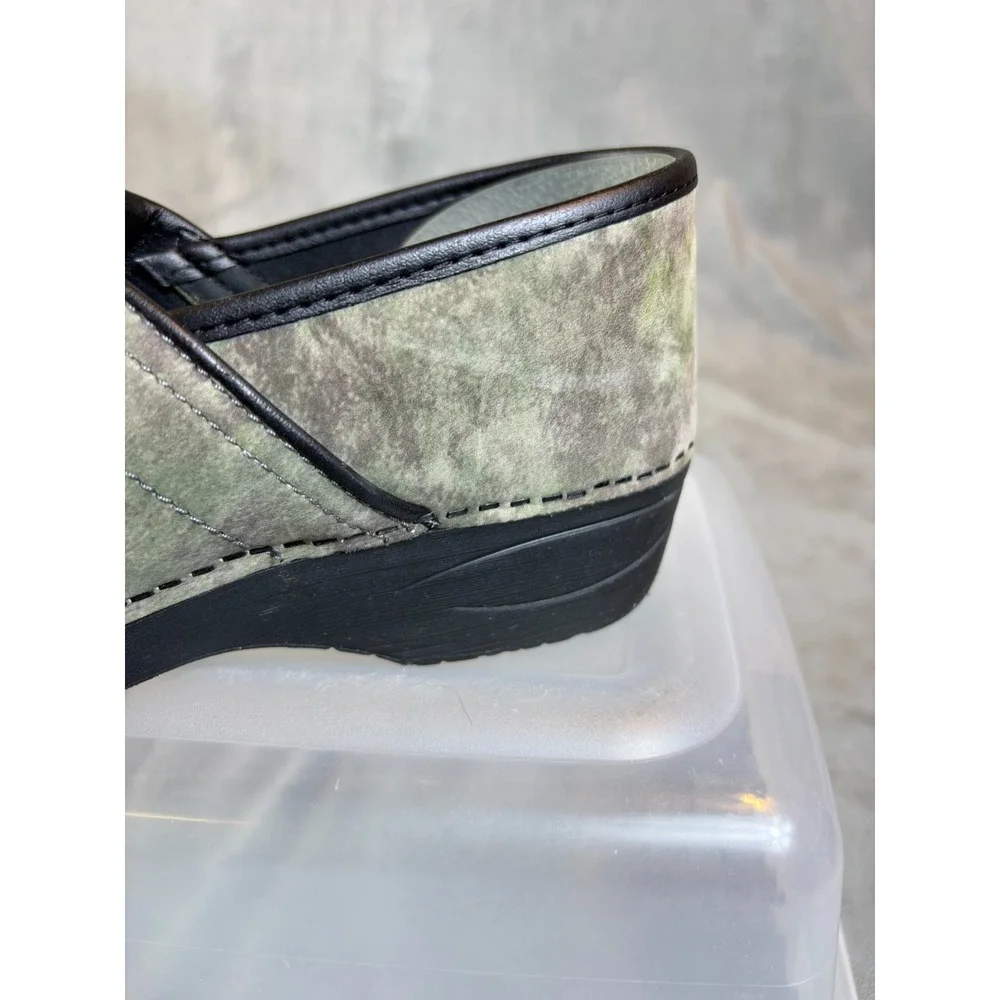 Dansko  XP 20 Professional Camo Clogs Women Suede Slip On Shoes Nurse  Sz 9 / 40 - Picture 16 of 16